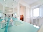 Verzaia luxury Apartment Bathroom 1 .1