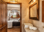 villa-Serena-san-gimignano Bedroom and Bathroom