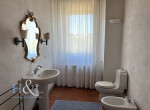 Villa Barberino Chianti Bathrooom 4